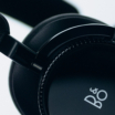 Bang & Olufsen × Fragment: Hiroshi Fujiwara interpretiert den Beoplay H100neu