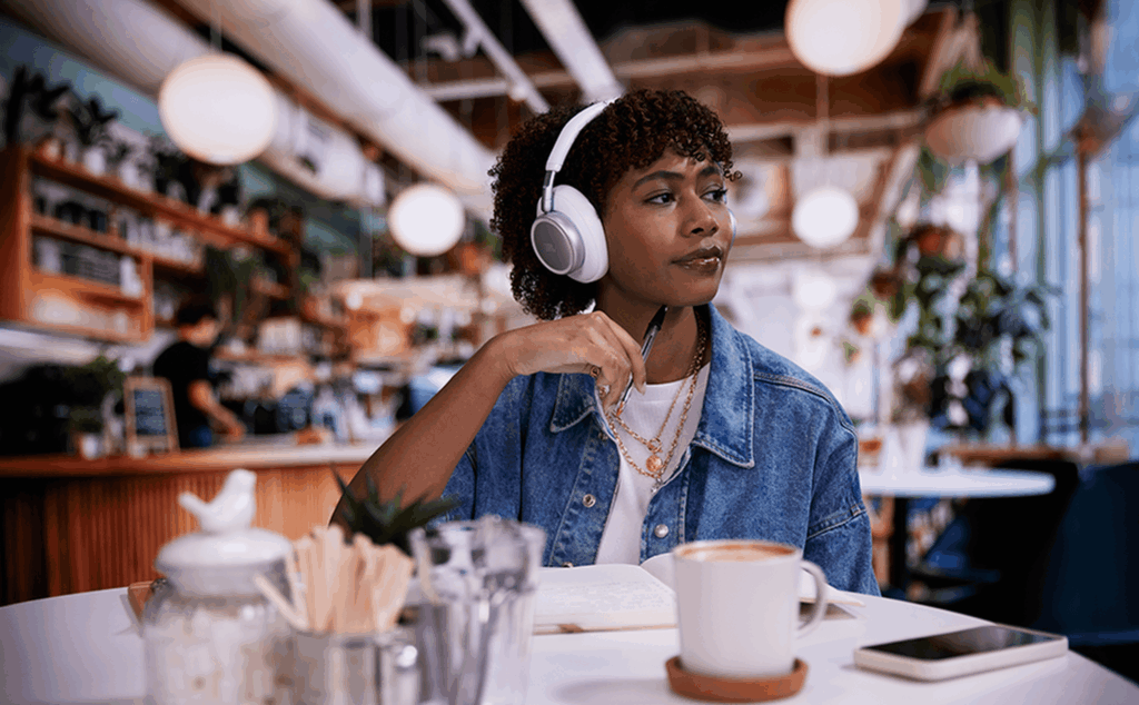 JBL_Live_780NC-lifestyle02