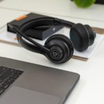 JLab Headset für den Office-Bereich: GO Work Bluetooth-Headset wechselt automatisch zwischen Smartphone, Notebook oder PC