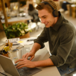 Jabra Evolve3: Drei neue Headsets mit ANC in Calls und KI-Spracherfassung