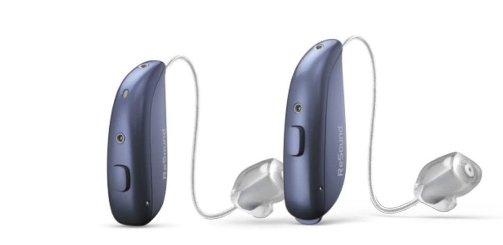 ReSounds Vivia Familie mit Otoplastik | © GN Hearing GmbH