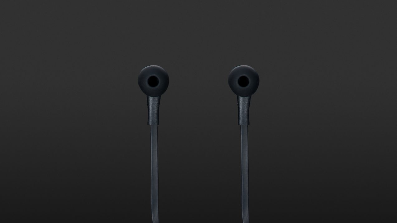 Mackie CR Series Earbuds – Dual-Driver Earphones With Mic & In-Line Controls For All-Day Comfort
